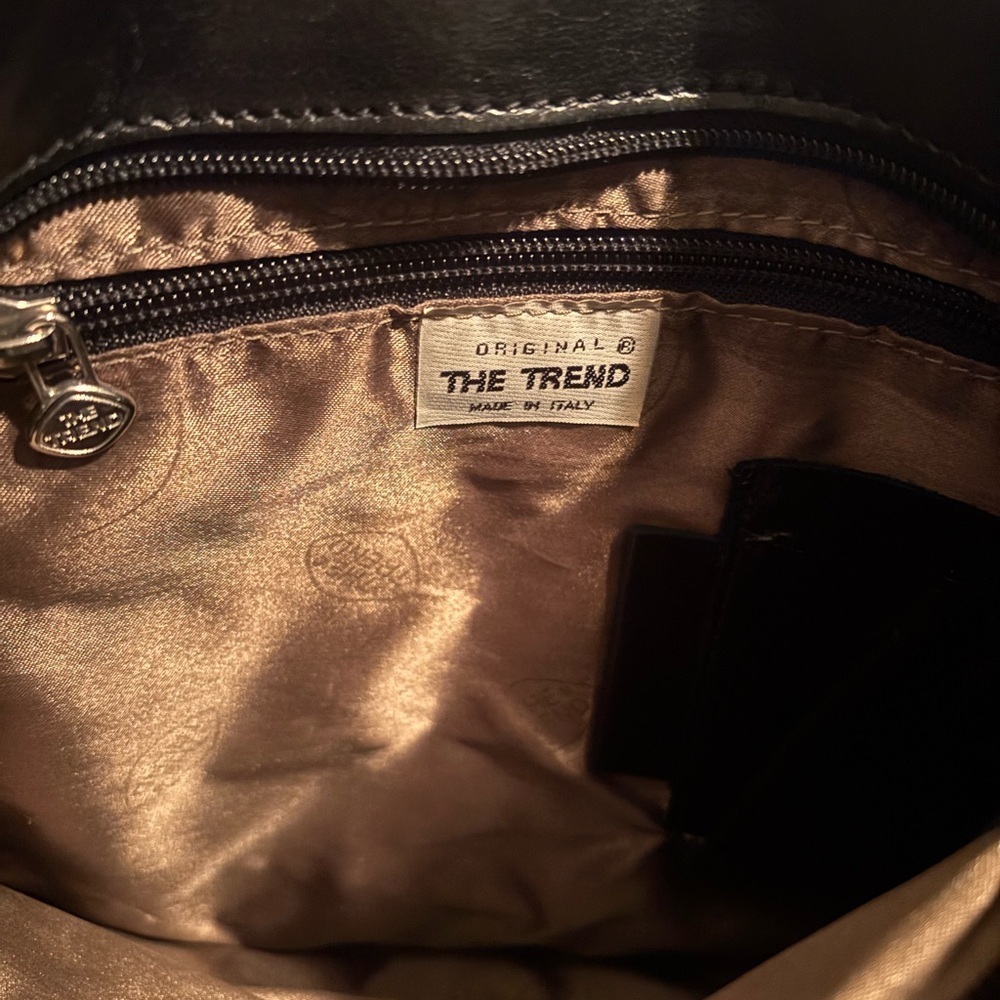 The Trend Black Leather Crossbody Bag with Silver Hardware - Picture 6 of 10